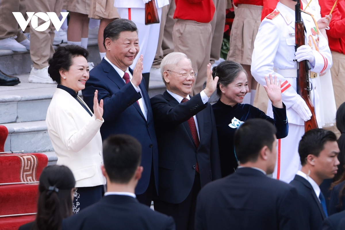 Toàn cảnh lễ đón cấp nhà nước Tổng Bí thư, Chủ tịch Trung Quốc Tập Cận Bình và Phu nhân