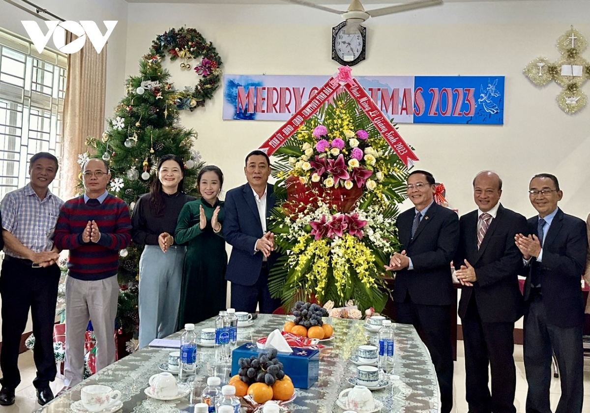 Lãnh đạo tỉnh Đắk Lắk thăm, chúc mừng các cơ sở tôn giáo dịp Lễ Giáng sinh