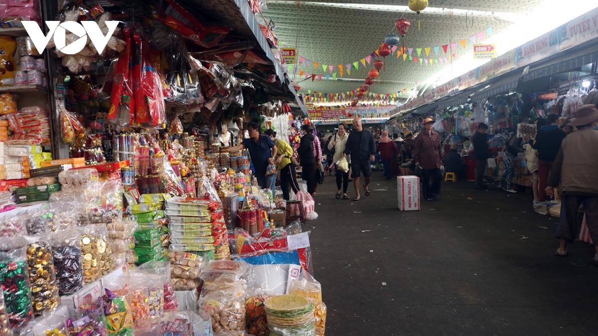 Sức mua hàng hóa Tết ở chợ truyền thống Đà Nẵng giảm so với mọi năm