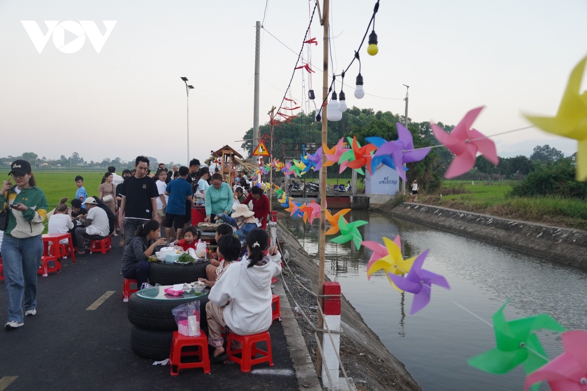 Tạm dừng hoạt động chợ tự phát giữa đồng lúa ở Bà Rịa – Vũng Tàu