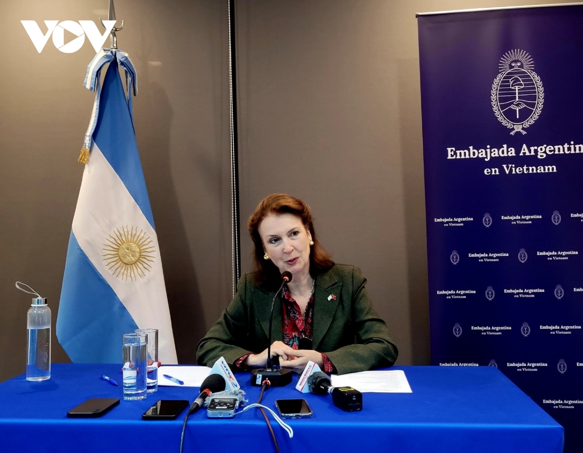Argentina muốn sớm thiết lập đường bay thẳng giữa hai nước