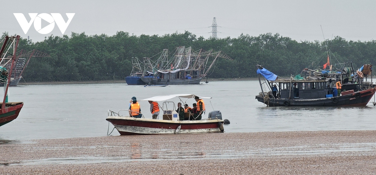 Khẩn trương tìm kiếm 4 người mất tích do giông lốc ở Quảng Ninh