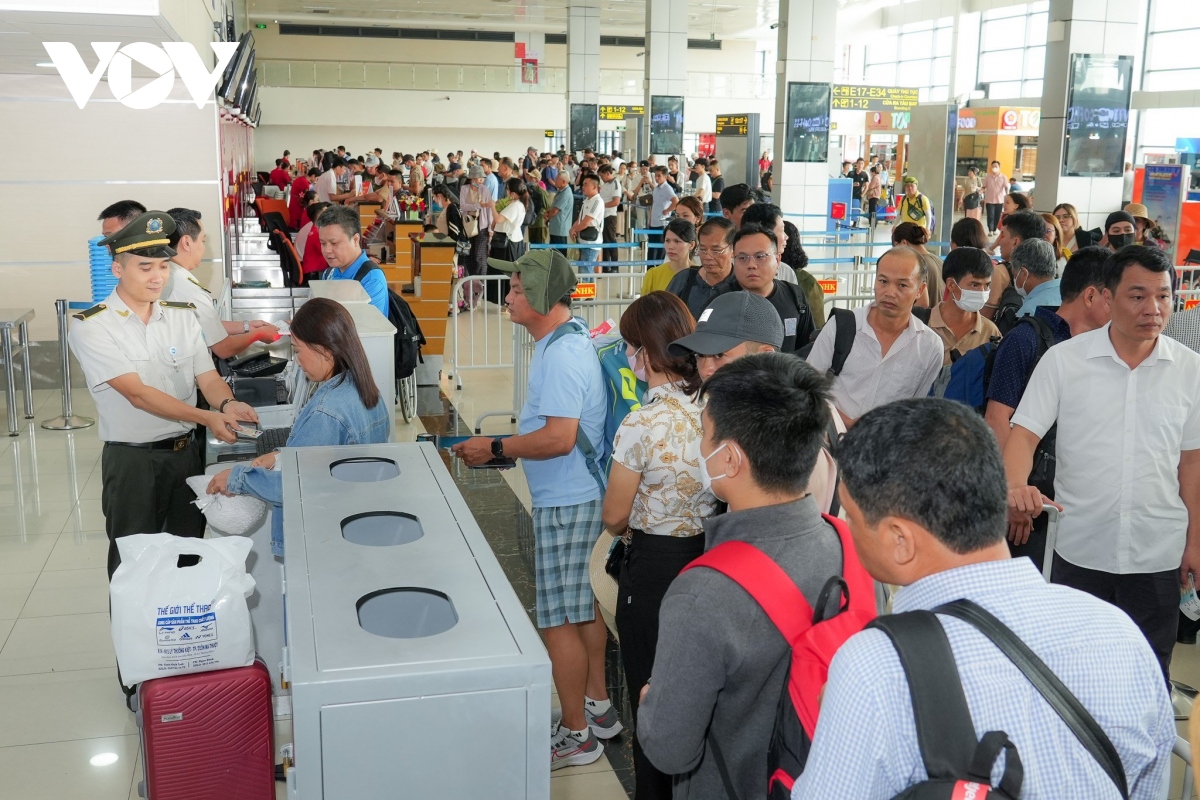 Dịp nghỉ lễ 30/4 - 1/5, sân bay Nội Bài dự kiến đón hơn 400.000 lượt khách