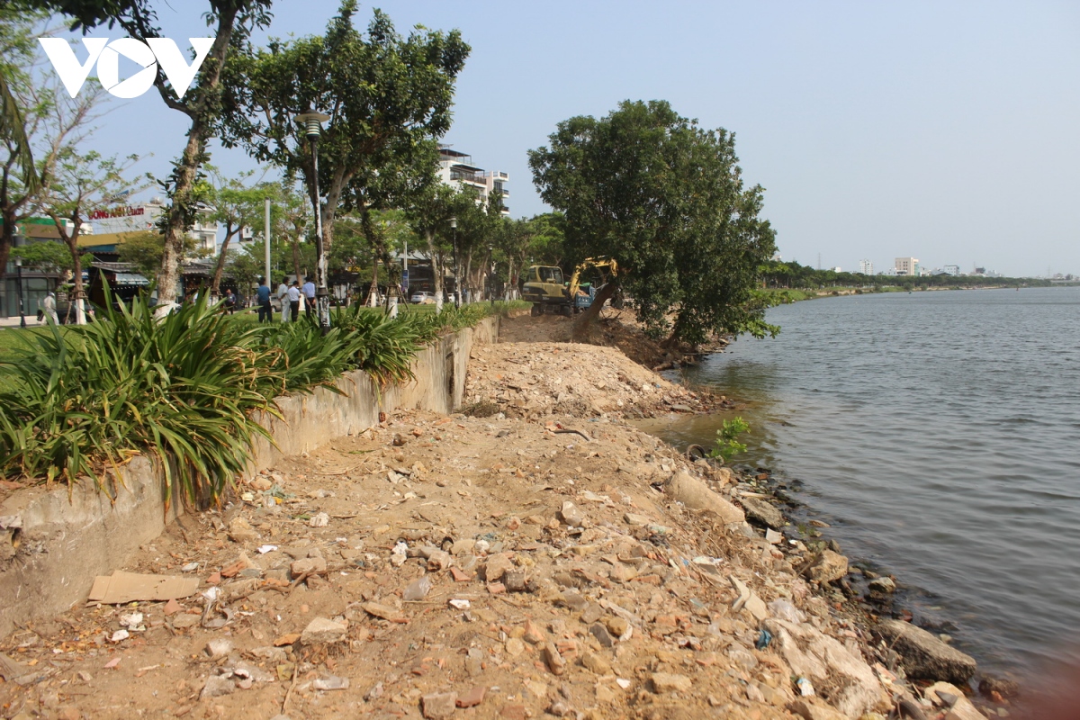 Làm rõ hành vi đổ đất đá dọc bờ sông Hàn, Đà Nẵng