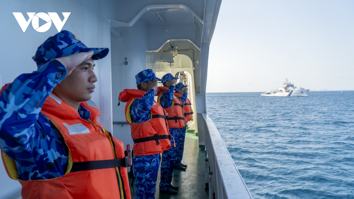 Cảnh sát biển Việt Nam - Ấn Độ phối hợp diễn tập ứng phó sự cố trên biển