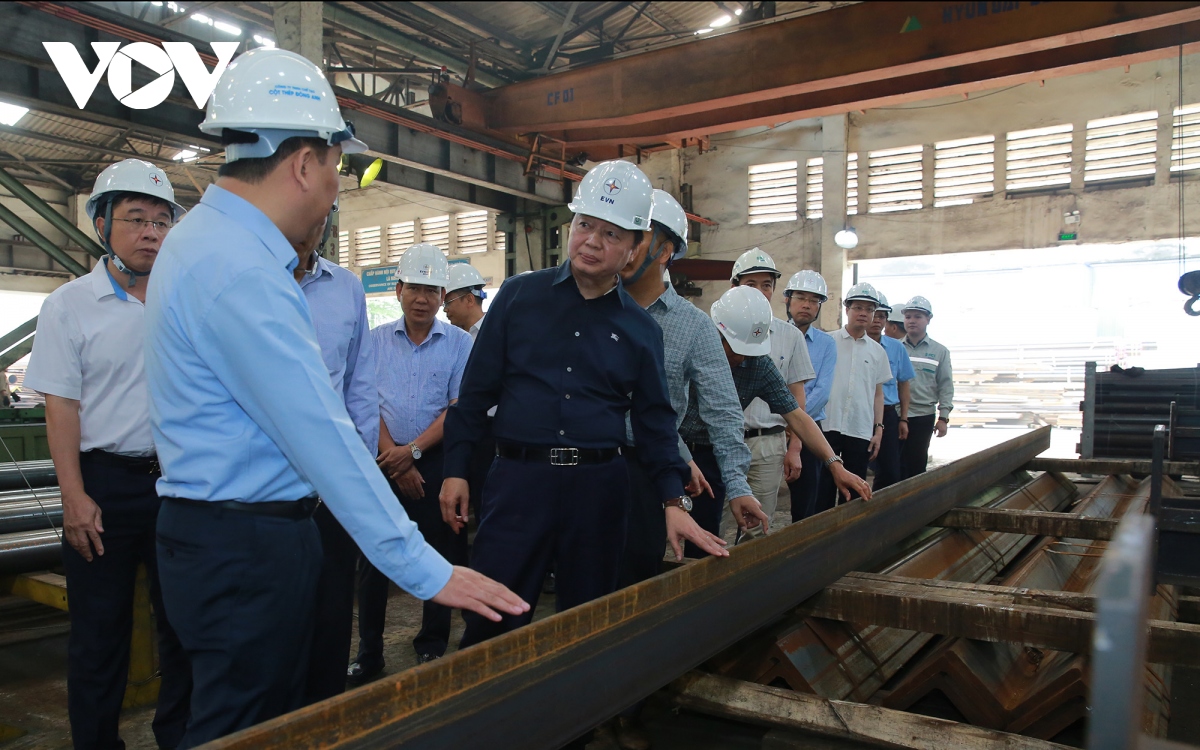 Kiểm tra tiến độ cung ứng vật tư, thiết bị cho đường dây 500kV Quảng Trạch - Phố Nối