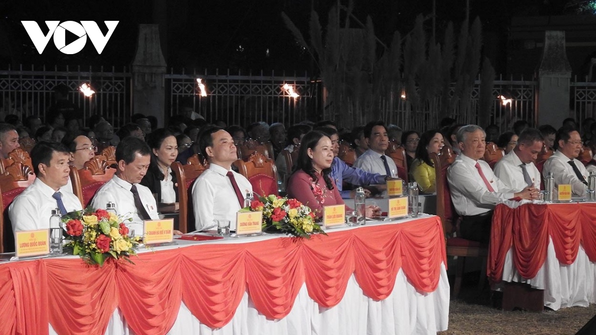 Quyền Chủ tịch nước Võ Thị Ánh Xuân dự điểm cầu Dưới lá cờ Quyết thắng ở Kon Tum