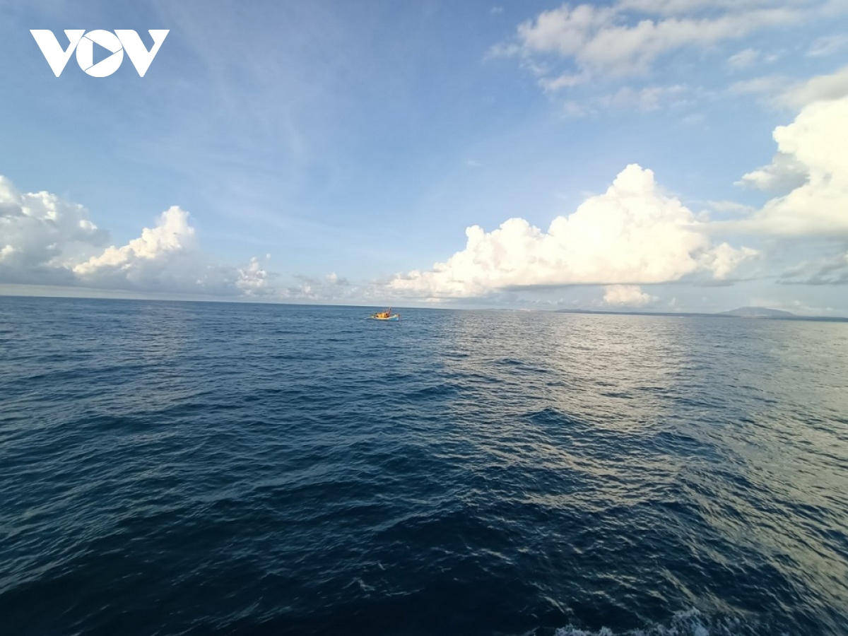 Khẩn trương tìm kiếm 1 ngư dân tàu cá Bình Thuận mất tích