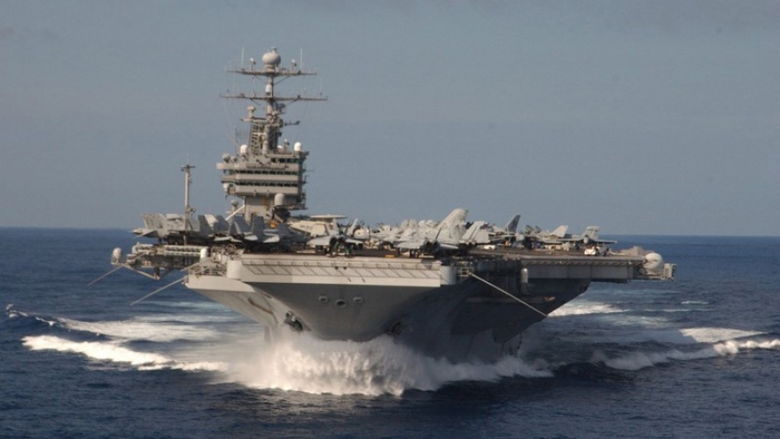 11 tàu Iran bị tố tiếp cận nguy hiểm tàu quân sự Mỹ ở Vùng Vịnh