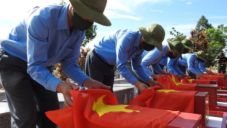 Kon Tum truy điệu, an táng 21 hài cốt liệt sỹ hy sinh tại Lào và Campuchia