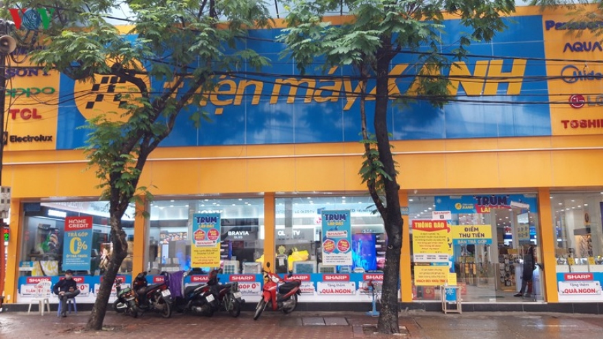 Các cửa hàng kinh doanh tại Hà Nội “thức giấc” sau một giấc “ngủ đông”