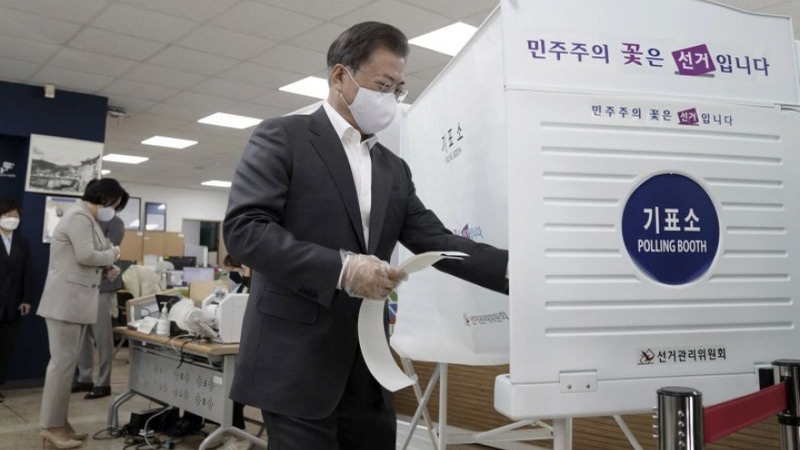 Hàn Quốc tiến hành tổng tuyển cử giữa đại dịch Covid-19