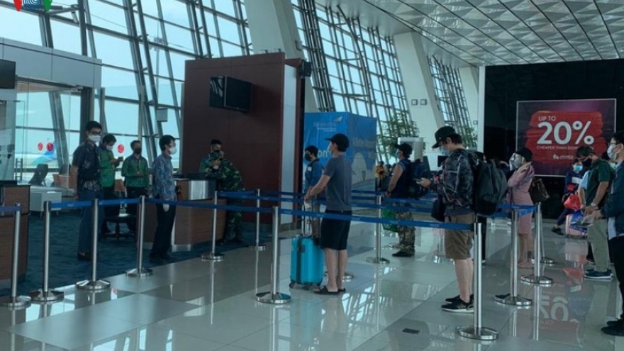 Việt Nam đưa 105 công dân từ Indonesia về nước