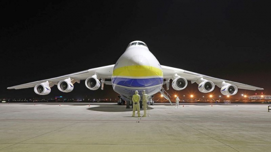 Ba Lan thuê máy bay lớn nhất thế giới chở vật tư y tế từ Trung Quốc