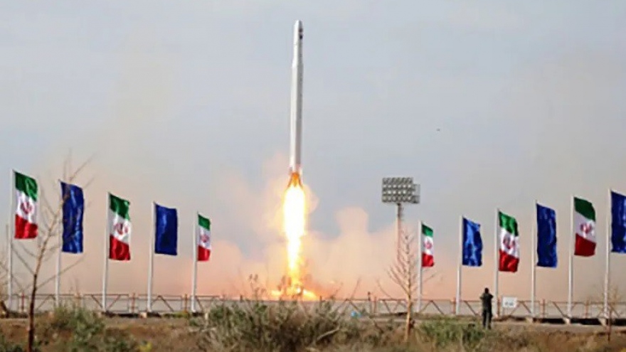 Iran phóng vệ tinh quân sự bằng rocket 3 tầng lên quỹ đạo cao 425km