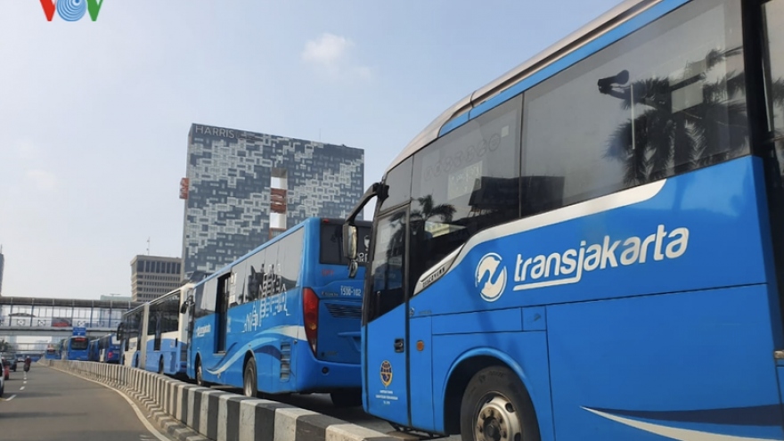 Indonesia nới lỏng lệnh cấm giao thông công cộng
