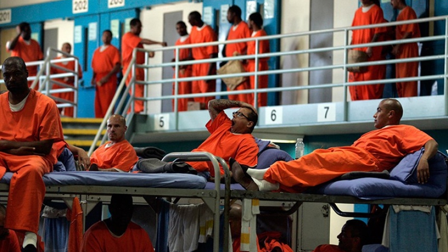 Gần 5.000 tù nhân ở Mỹ mắc Covid-19