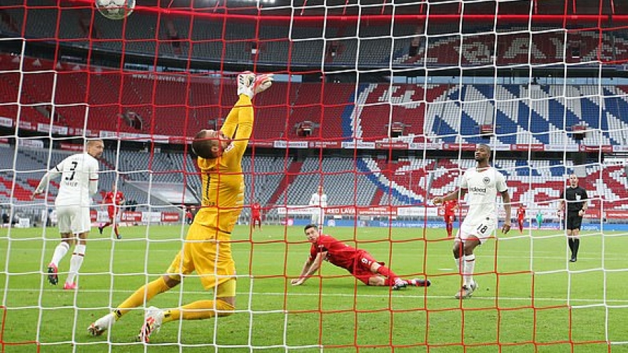 
        Thủng lưới 2 bàn trong 2 phút, Bayern Munich vẫn đè bẹp Frankfurt
                              