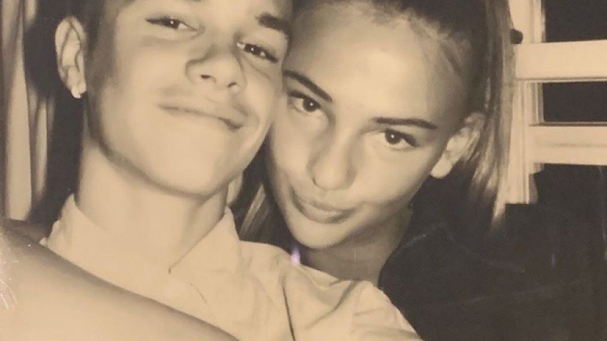 Con trai David Beckham hạnh phúc bên bạn gái xinh đẹp trong dịp kỷ niệm