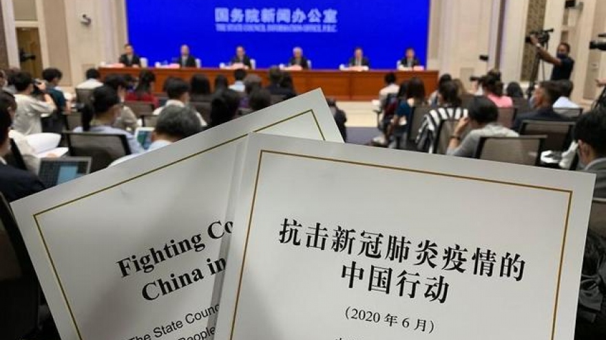 
        Trung Quốc công bố Sách Trắng về chống dịch Covid-19
                              