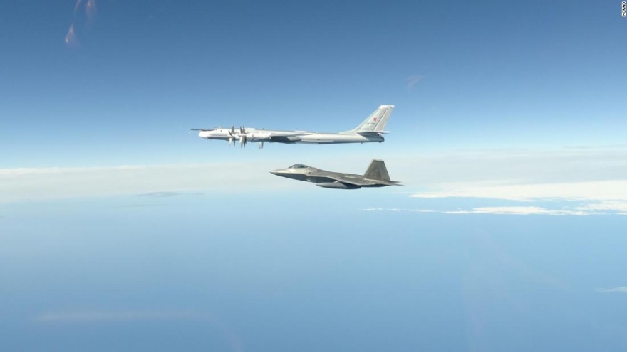 Tiêm kích Mỹ chặn 4 trinh sát cơ săn ngầm Tu-142 của Nga gần Alaska