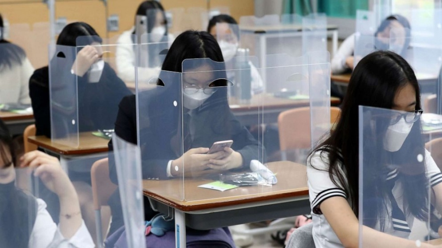 Hàn Quốc giảm ca nhiễm mới – mở cửa hoàn toàn các trường học trở lại
