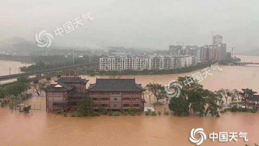 Mưa lớn ở Trung Quốc, mực nước hơn 50 con sông vượt mức báo động