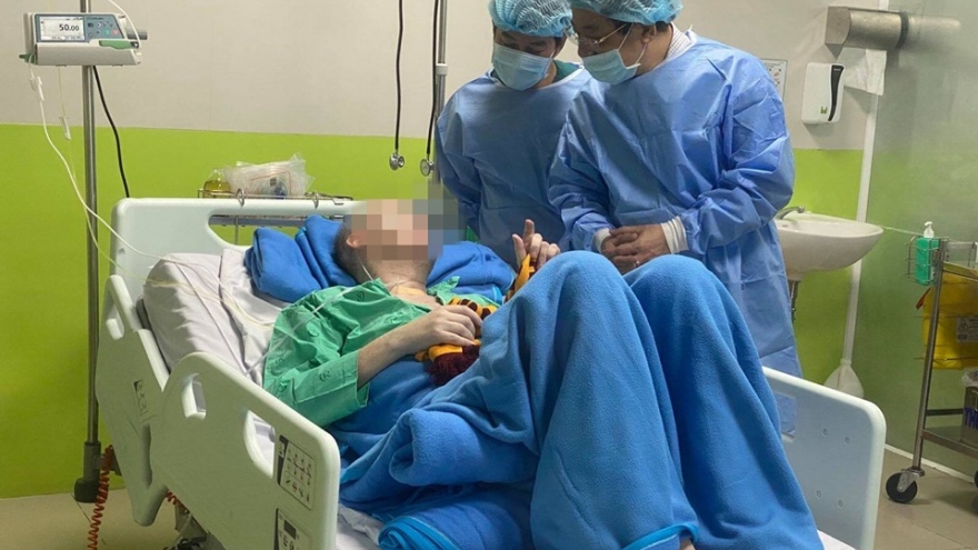 Bệnh nhân 91 đã trò chuyện và gửi lời cảm ơn các bác sĩ Việt Nam