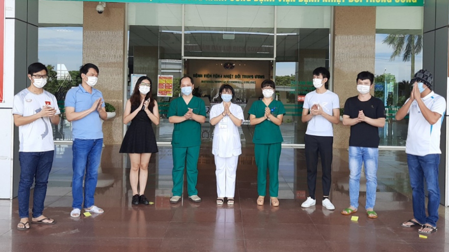 Thêm 2 bệnh nhân khỏi bệnh, còn 4 bệnh nhân Covid-19 điều trị tại Hà Nội