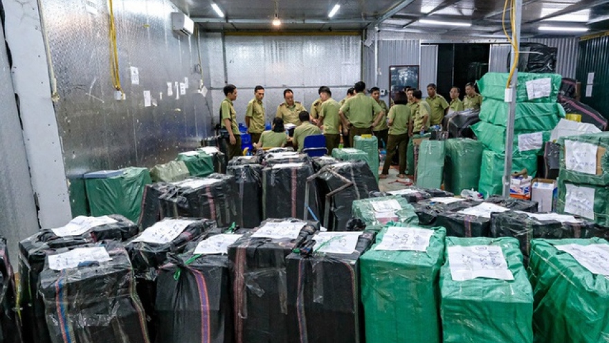 Kho hàng lậu “khủng” tại Lào Cai doanh thu 10 tỷ đồng mỗi ngày