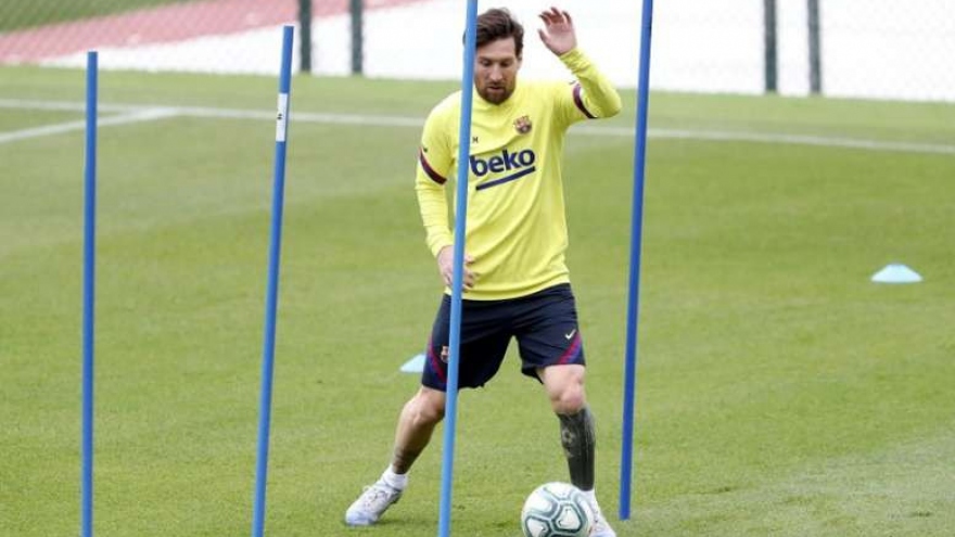 Messi chấn thương, có thể lỡ ngày trở lại của La Liga