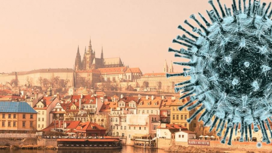 Chuyên gia cảnh báo nguy cơ dịch Covid-19 bùng phát trở lại ở Séc