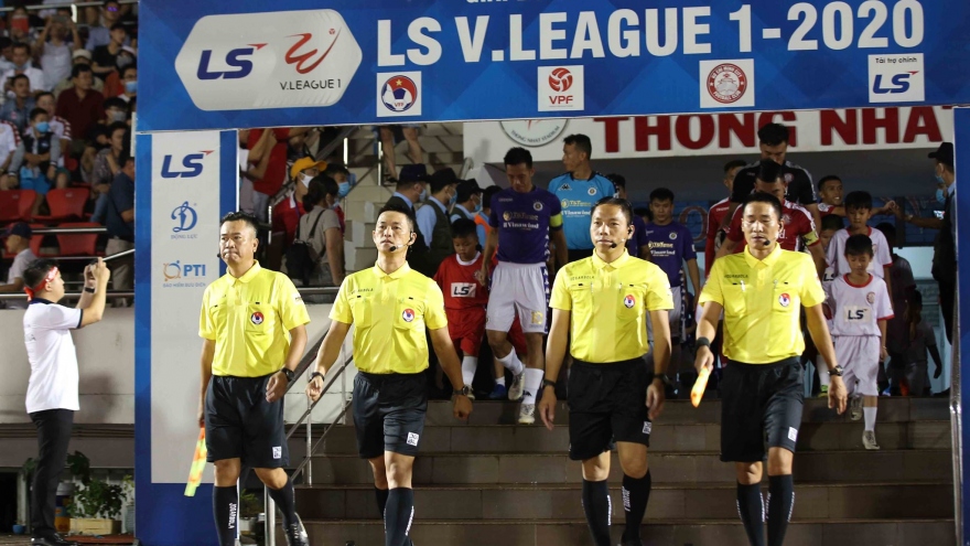 
        Kỷ luật tổ trọng tài trận TPHCM 0-3 Hà Nội FC
                              