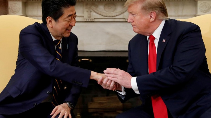 Thủ tướng Nhật Bản Abe Shinzo sẽ điện đàm lần chót với Tổng thống Mỹ