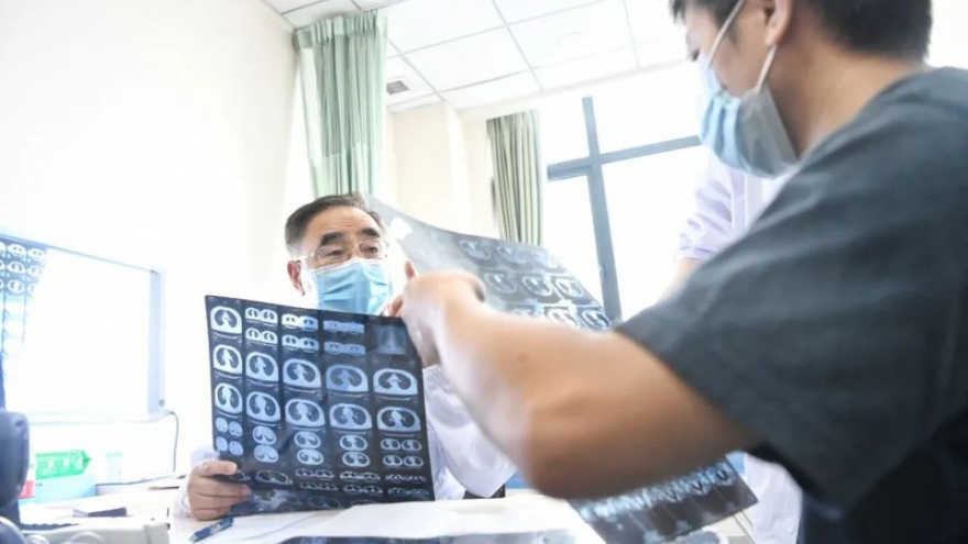Chuyên gia Trung Quốc: Người từng mắc Covid-19 không nên để bị cảm cúm