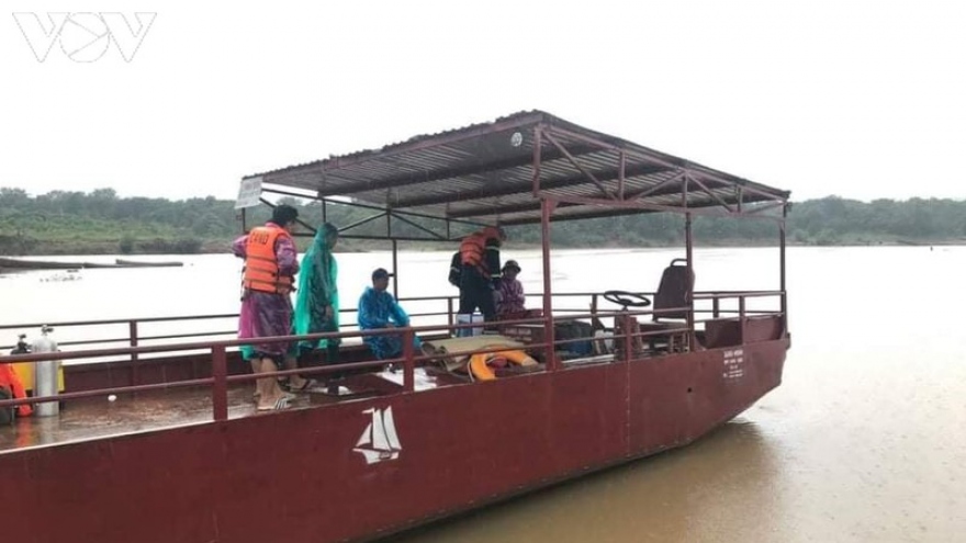 Lật thuyền trên sông Sê San, 1 người mất tích