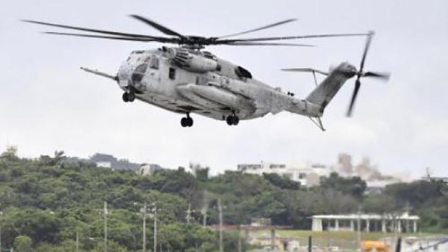 Một trực thăng quân sự Mỹ phải hạ cánh khẩn cấp sau khi bị bắn