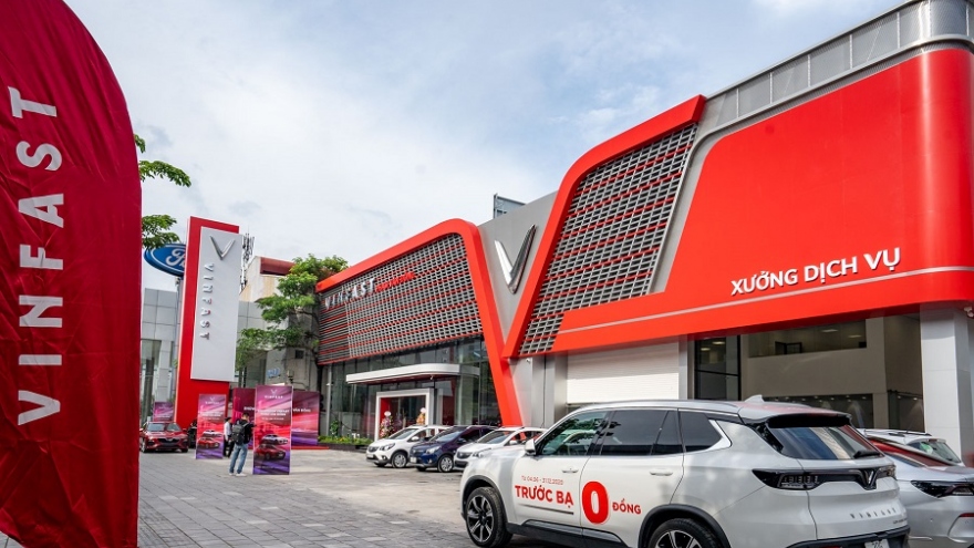 Khám phá showroom VinFast mới rộng 2.000m2 tại Hà Nội
