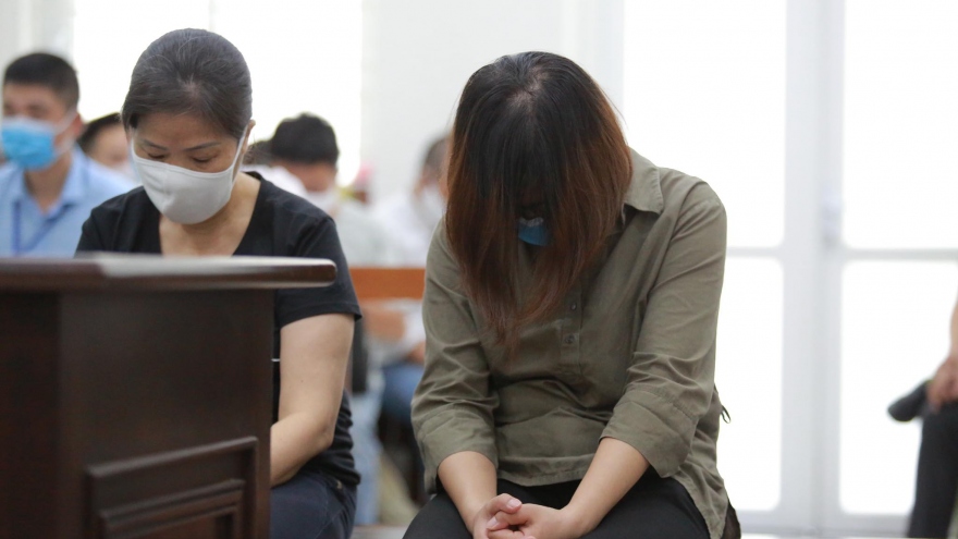 Xét xử phúc thẩm vụ Gateway: Bị cáo Nguyễn Thị Thủy khóc tại tòa