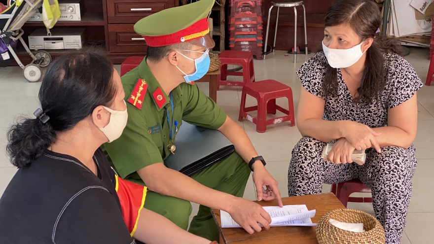Ảnh: Hàng quán Hà Nội thiết lập "lá chắn" phòng, chống dịch COVID-19