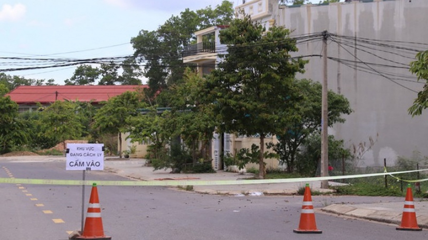 Phong tỏa khu dân cư sau khi phát hiện 2 ca mắc Covid-19 ở Quảng Trị