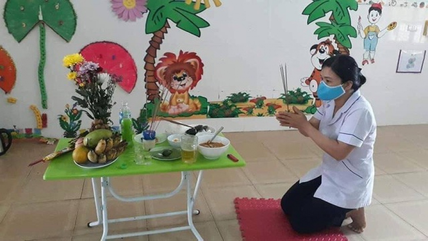 Mẹ mất, bác sĩ tại CDC Đà Nẵng nén đau thương ở lại chống dịch