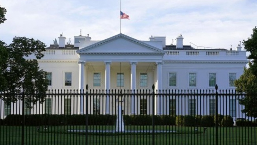 Mỹ bắt giữ nghi phạm gửi thư chứa chất độc đến Nhà Trắng