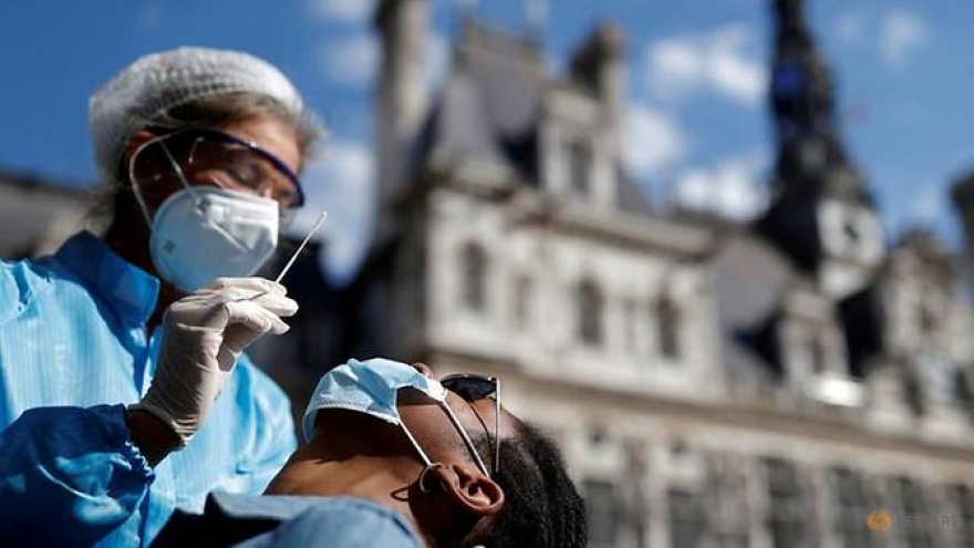 Cập nhật Covid-19: Thế giới vượt 30 triệu ca mắc, châu Âu “báo động” về tỷ lệ lây nhiễm