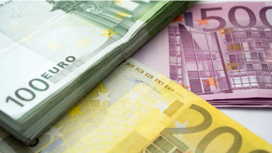 ECB giữ ngyên lãi suất và chương trình kích thích ứng phó Covid-19