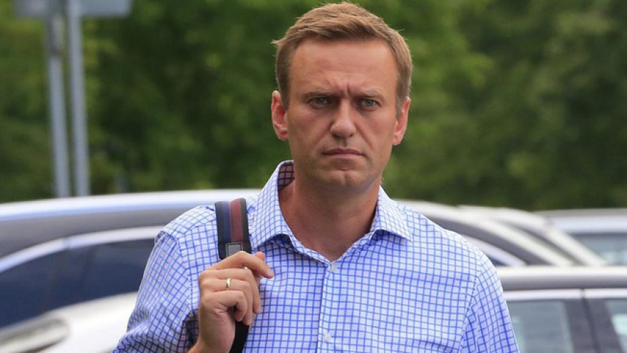 Chính trị gia Nga Navalny bị đầu độc bằng 1 chai nước trong khách sạn?