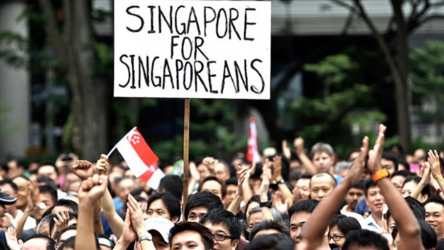 Người Singapore lo lao động nước ngoài “cướp mất” việc làm thời Covid-19