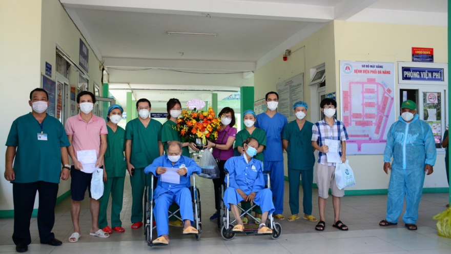 Thêm 2 bệnh nhân Covid-19 tiên lượng nặng ở Đà Nẵng khỏi bệnh và ra viện