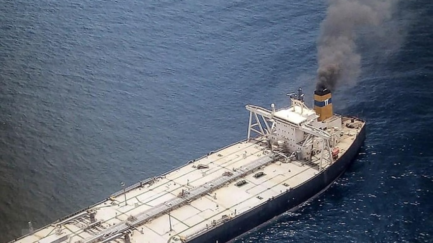Chuyên gia quốc tế đến hỗ trợ khắc phục hậu quả cháy trên siêu tàu New Diamond