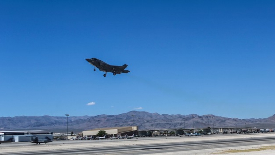 F-35 của Mỹ bị rơi do va chạm với máy bay tiếp nhiên liệu trên không